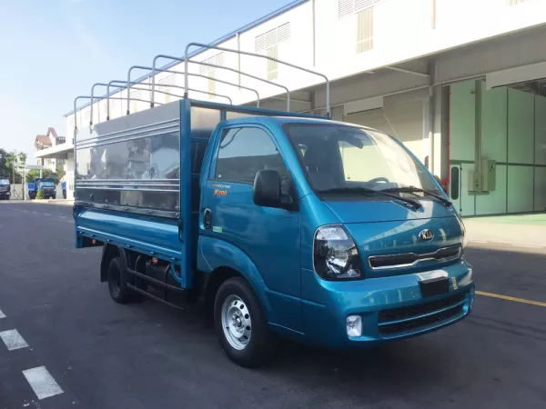 Dịch vụ thay Kính chắn gió xe tải KIA K2700 tận nơi